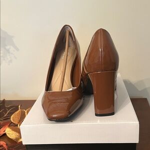 NWT Alfani  Brown Patent Leather Heels